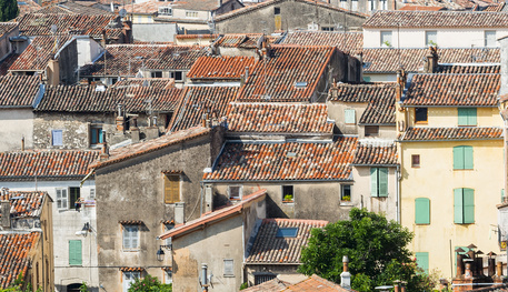 Couleurs des volets à Draguignan, dans le Var - Image Fotolia.com