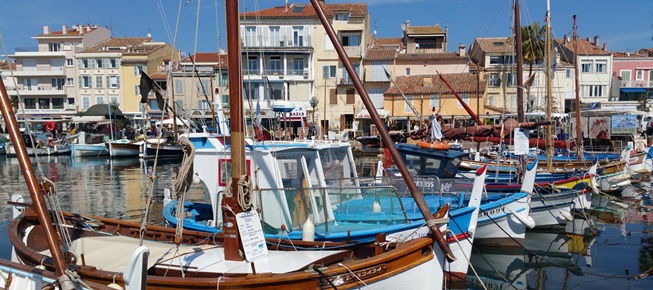 Le port de Sanary - couleurs des volets