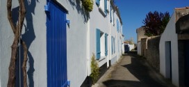 Sur l'île de Noirmoutier, pas de nuancier mais le bleu, le vert et le gris sont recommandés pour les volets.