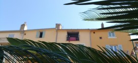 Couleurs de volets à Saint-Tropez - sur le port