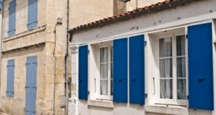 Couleurs des volets sur l'Île d'Oléron - image Fotolia Philippe Graille