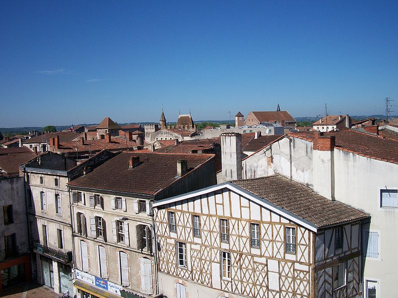 La ville d'Agen tient à préserver son patrimoine architectural grâce à des couleurs harmonieuses.