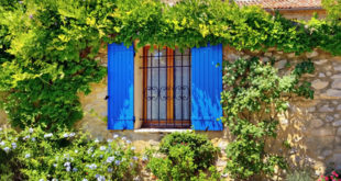 Harmoniser les couleurs des volets avec la façade et l'environnement