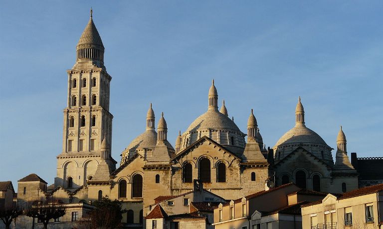 Il existe un nuancier pour bien choisir la couleur de ses volets à Périgueux ! - Photo © CC - Père Igor