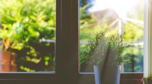 vitrage-feuillete-securite-vacances Quel vitrage choisir pour une meilleure sécurité ?